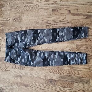 (S) Aerie Chill Play Move Geometric Skinny Fit Joggers Athleisure Stretch Yoga